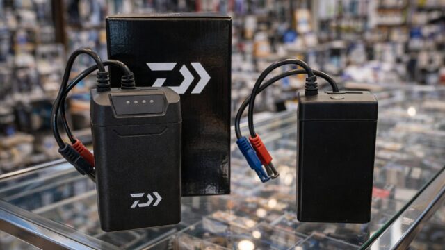 電動リールバッテリーダイワ最強の選び方！純正の安心と互換品のリスク 